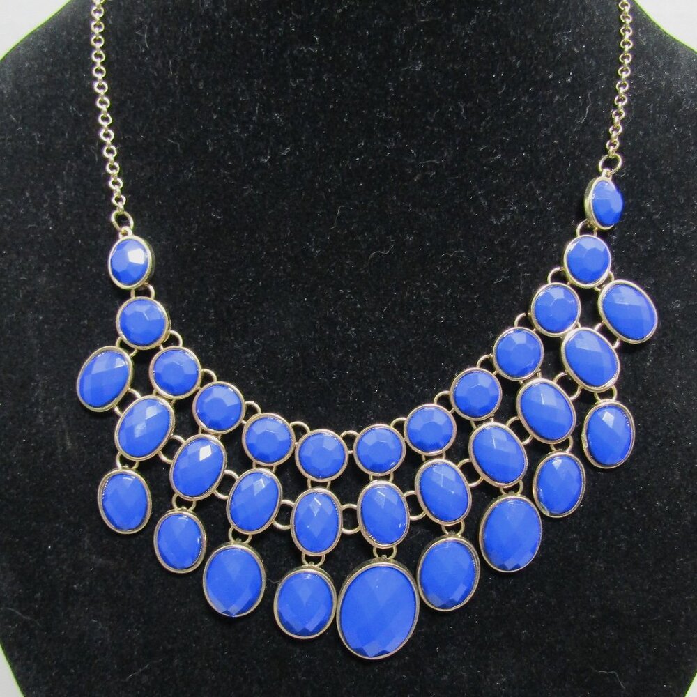 VTG Blue faceted cab plastic bib necklace gold tone fitting 19 inches